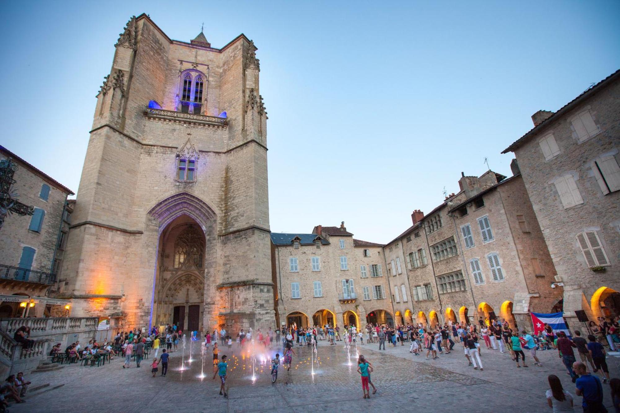 Le Nid 3 Etoiles Wifi, Netflix, Disney, Coeur De Bastide Villefranche-de-Rouergue Eksteriør bilde